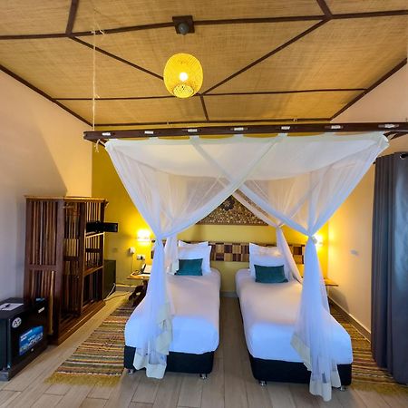 Bira Hotel Анцирабе Экстерьер фото