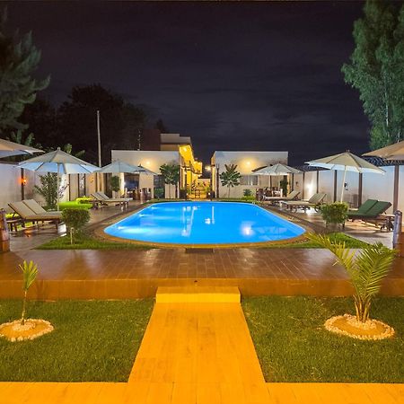 Bira Hotel Анцирабе Экстерьер фото