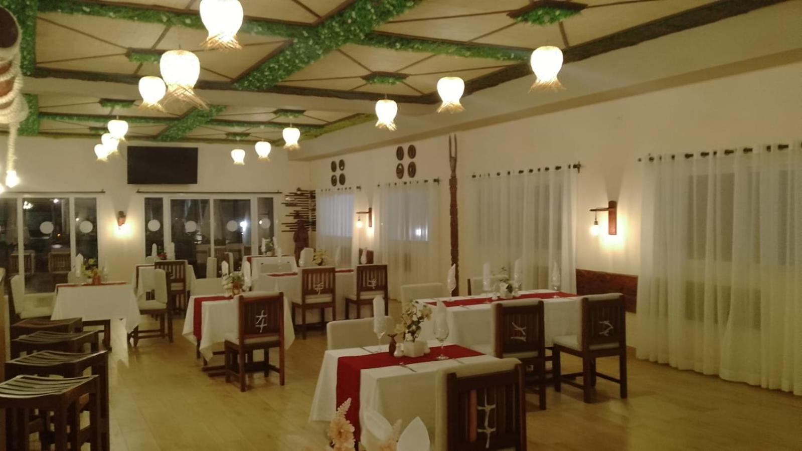 Bira Hotel Анцирабе Экстерьер фото
