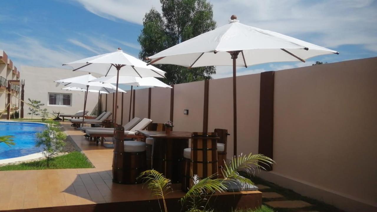 Bira Hotel Анцирабе Экстерьер фото