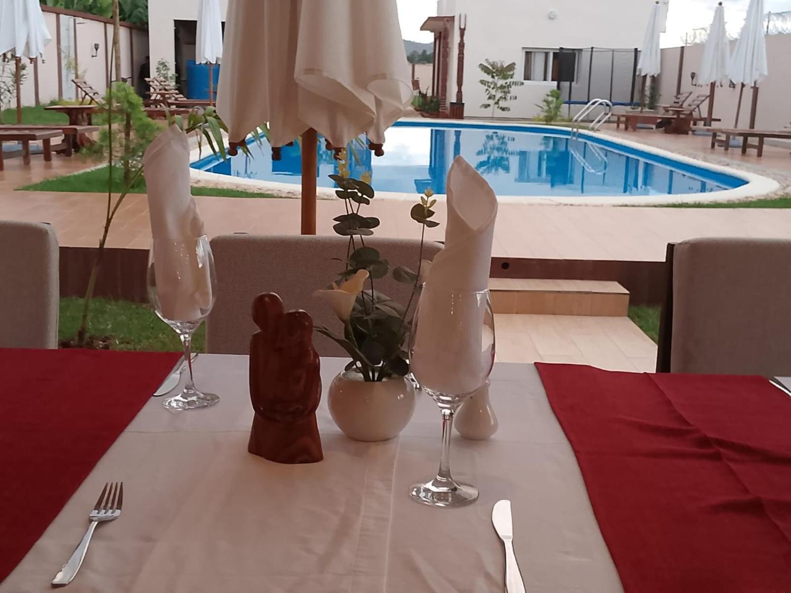 Bira Hotel Анцирабе Экстерьер фото