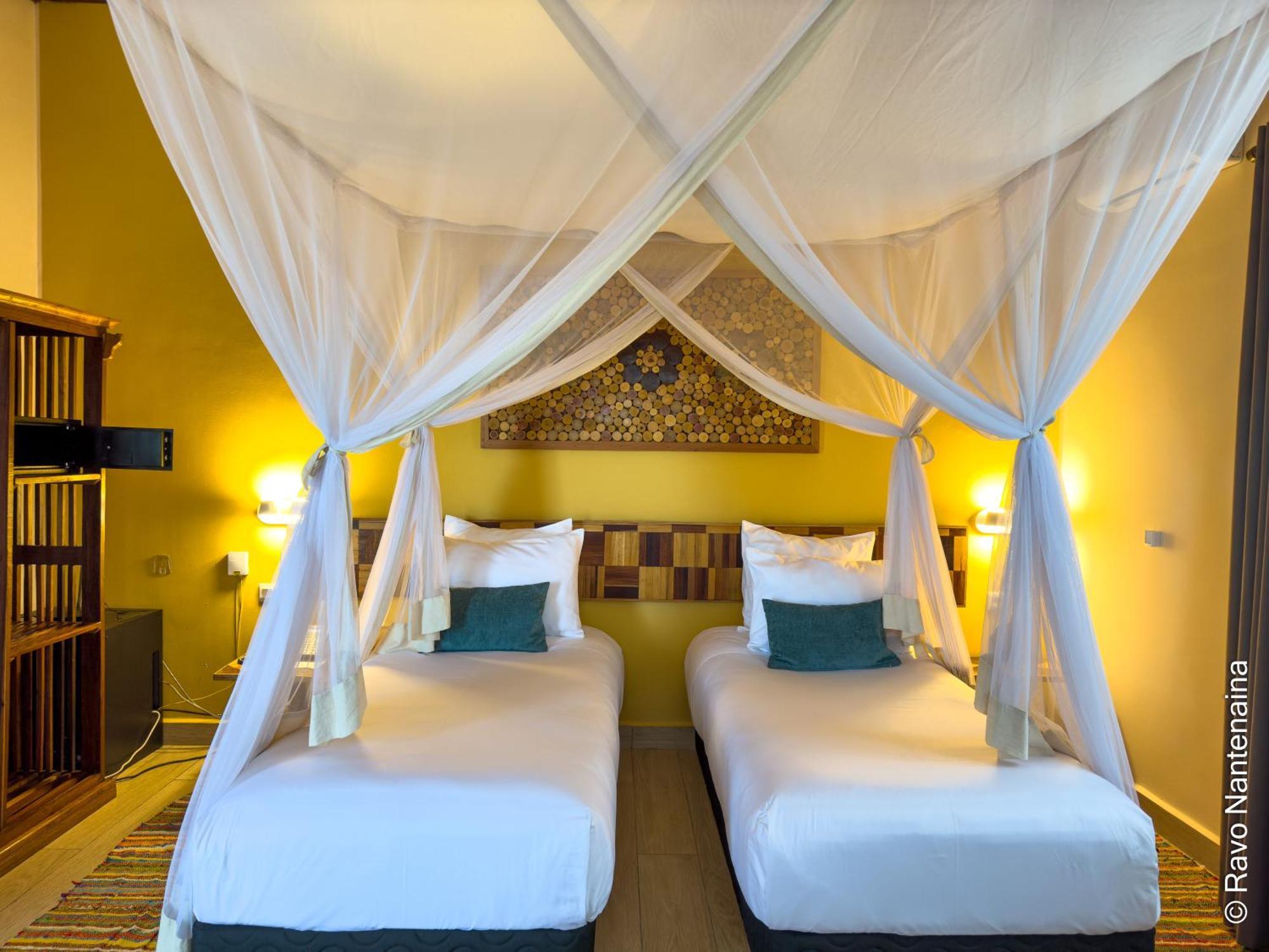 Bira Hotel Анцирабе Экстерьер фото