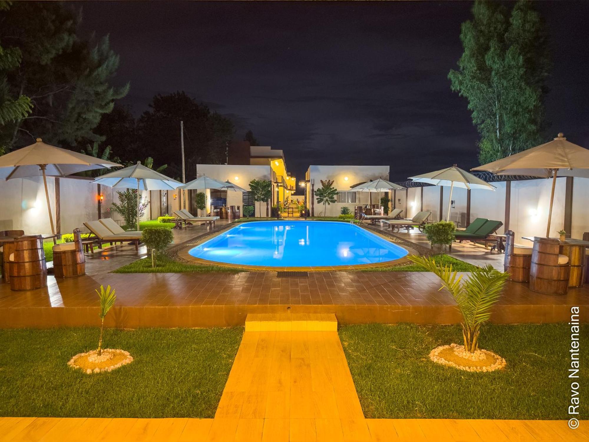 Bira Hotel Анцирабе Экстерьер фото