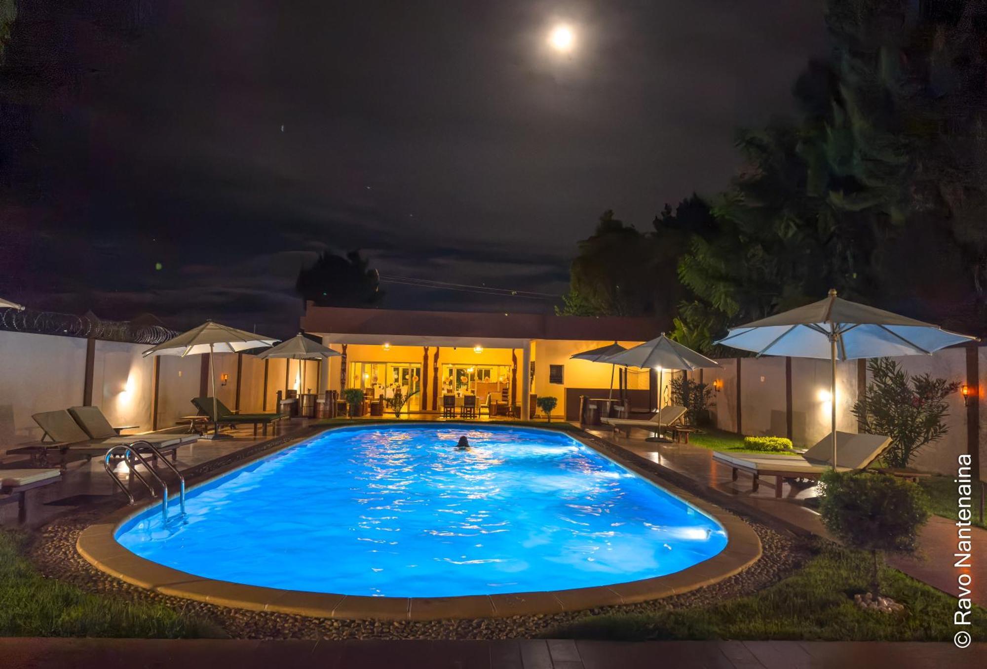 Bira Hotel Анцирабе Экстерьер фото