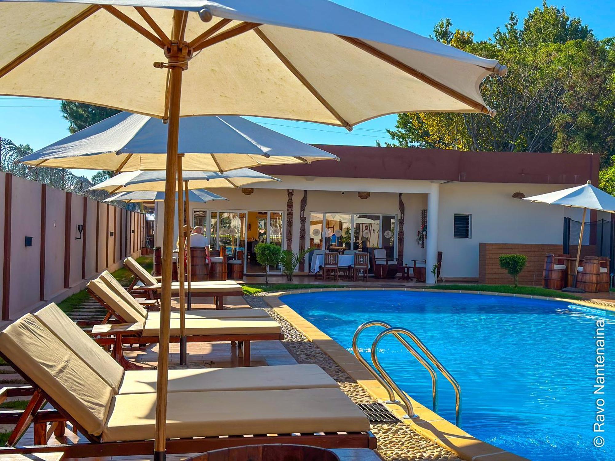 Bira Hotel Анцирабе Экстерьер фото